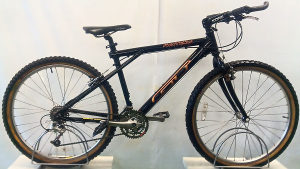 Image of the Refurbishrd GT Pantera mountain bike for sale