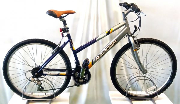 Image of the Refurbished Raleigh Vixen Child's Hybrid Bike for sale