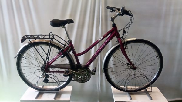 Refurbished Dawes Kalahari step-thru frame hybrid bicycle with mudguards and rear carrier
