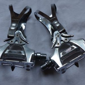 Shimano 600 (PD-6207) single-sided road bike pedals with toe clips