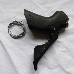 Previously owned Shimano ST-R8000 brake/gear shifter