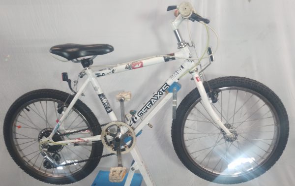 Image Of The Refurbished Offaxis Junior Mountain Bike For Sale
