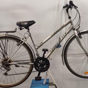 Image of the Refurbished Freestyle Terrano 10 Speed Town Bike For Sale