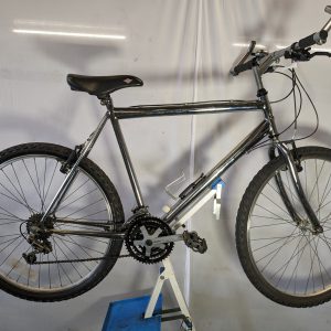 Chromed steel hybrid bike 26" wheels, adult
